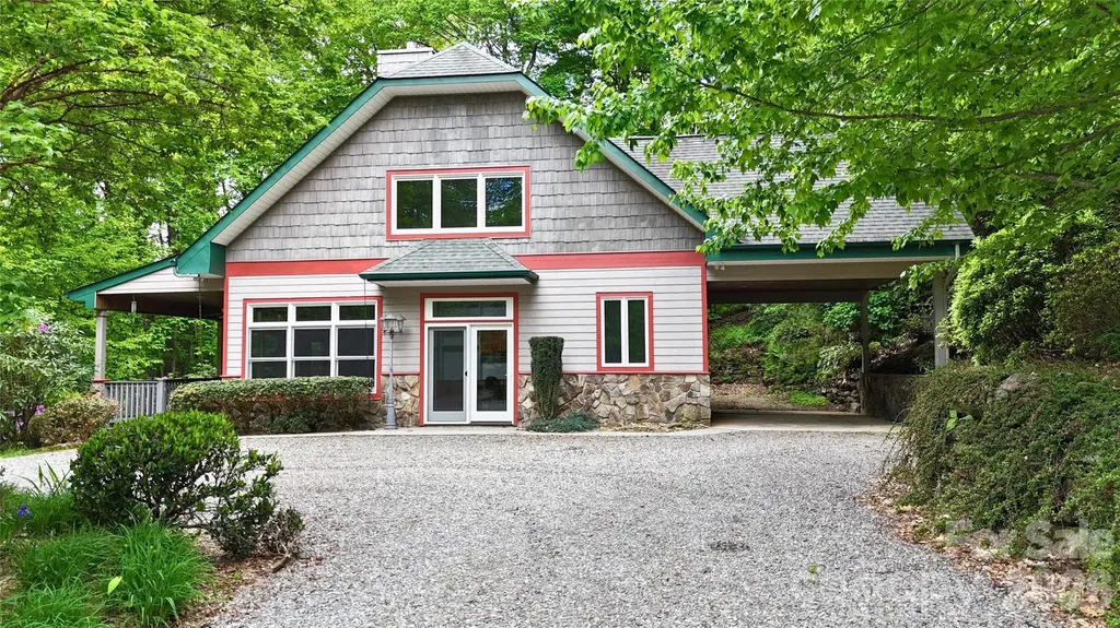 905 Old Fiddle Road Waynesville NC 28786