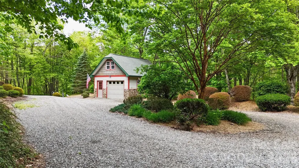 905 Old Fiddle Road Waynesville NC 28786