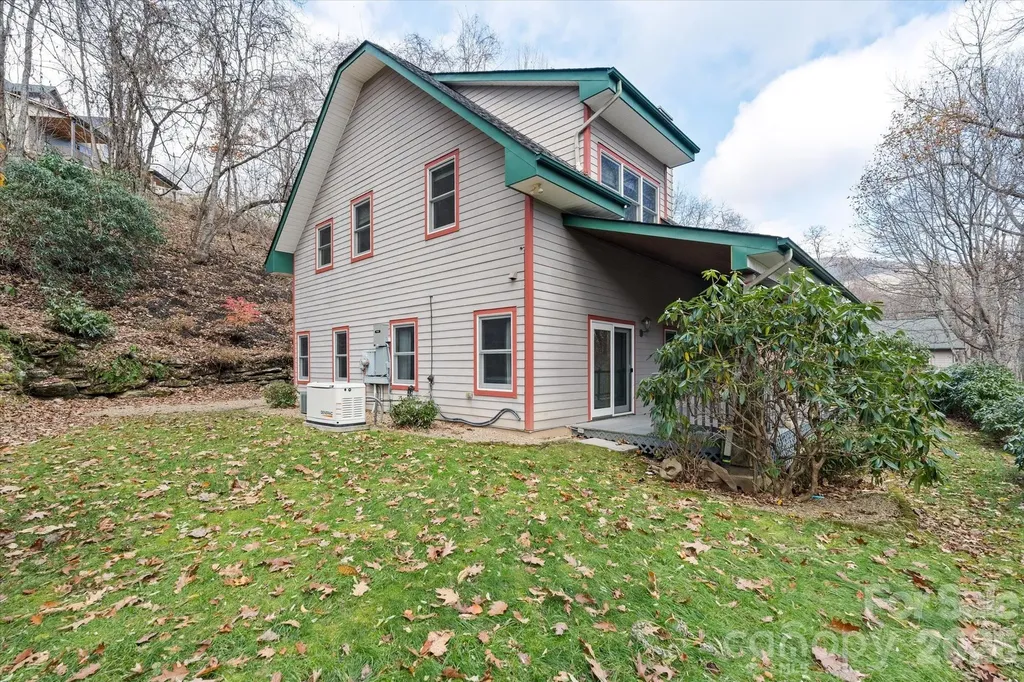 905 Old Fiddle Road Waynesville NC 28786