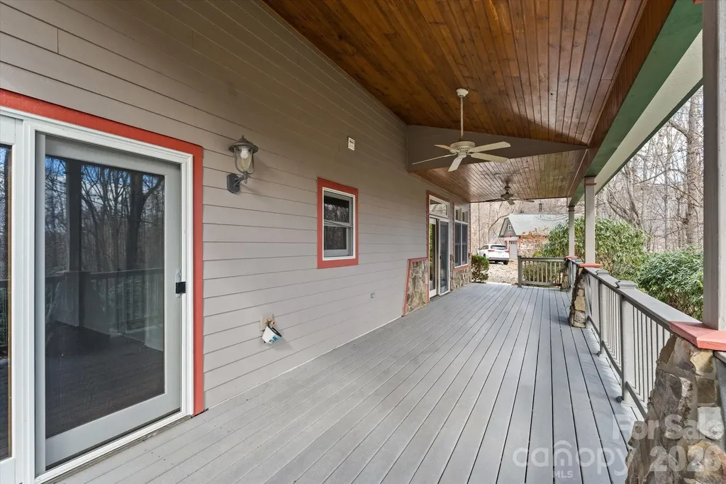 905 Old Fiddle Road Waynesville NC 28786