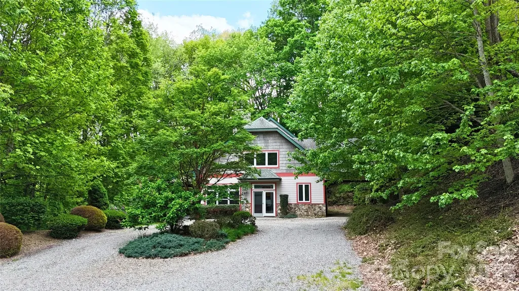 905 Old Fiddle Road Waynesville NC 28786