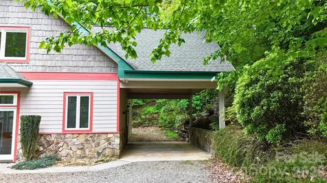 905 Old Fiddle Road Waynesville NC 28786