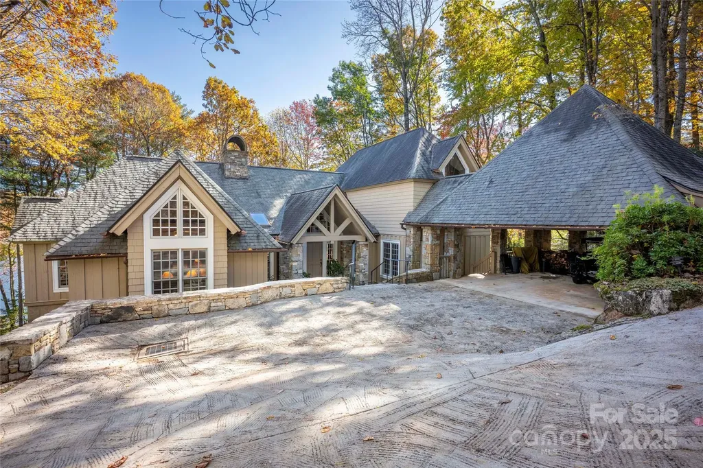 132 Red Bird Circle Lake Toxaway NC 28747