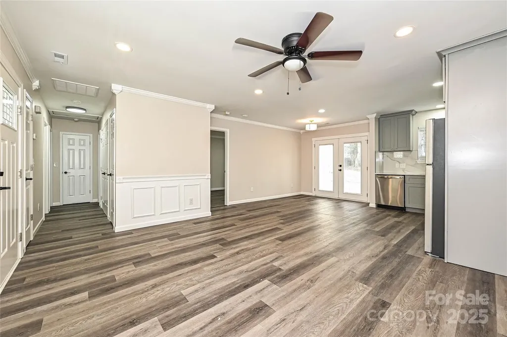 3133 Amay James Avenue Charlotte NC 28208