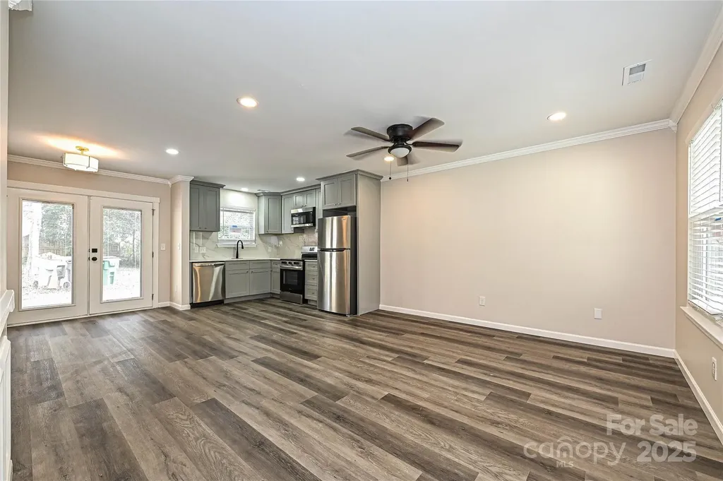 3133 Amay James Avenue Charlotte NC 28208