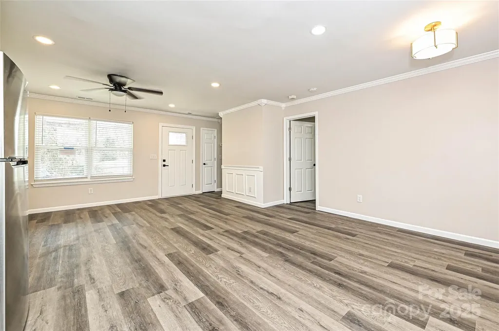3133 Amay James Avenue Charlotte NC 28208