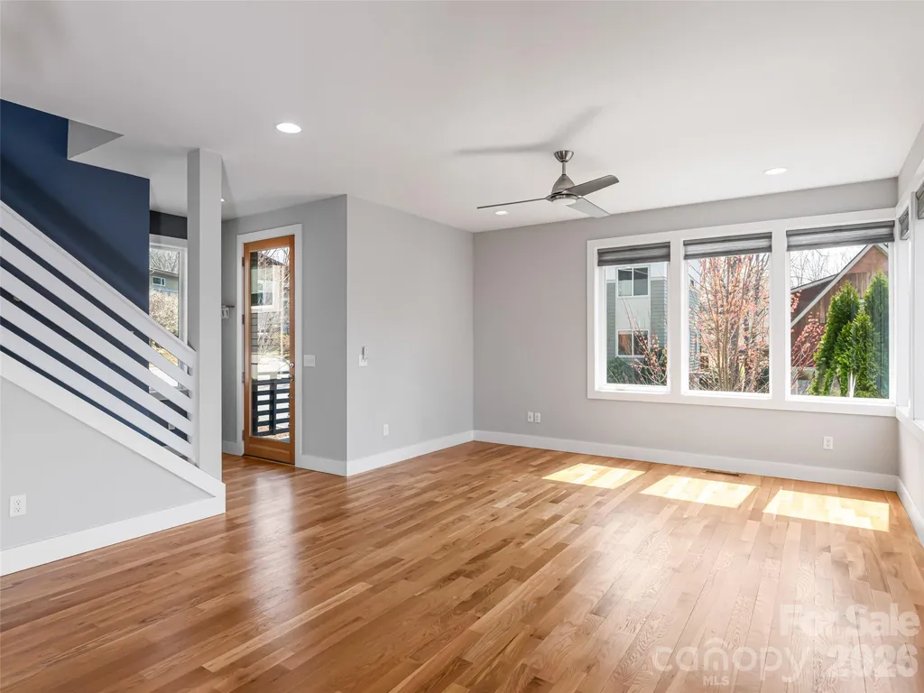 27 Mauricet Lane Asheville NC 28806