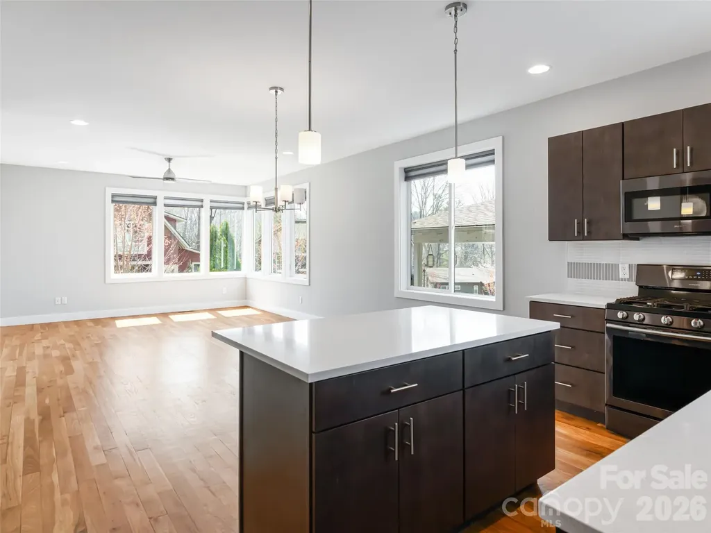 27 Mauricet Lane Asheville NC 28806