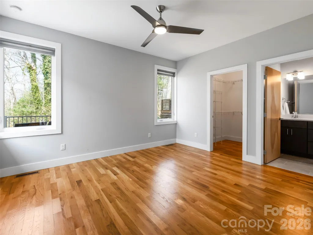 27 Mauricet Lane Asheville NC 28806