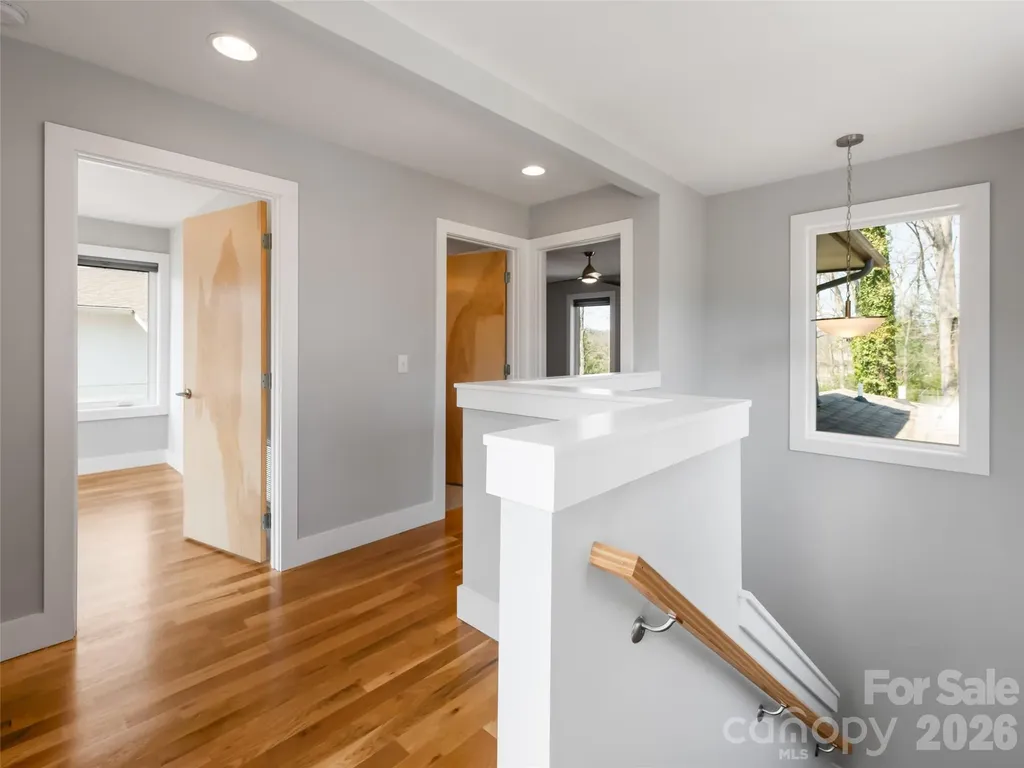 27 Mauricet Lane Asheville NC 28806