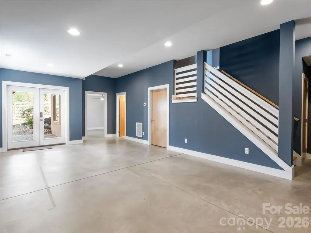 27 Mauricet Lane Asheville NC 28806