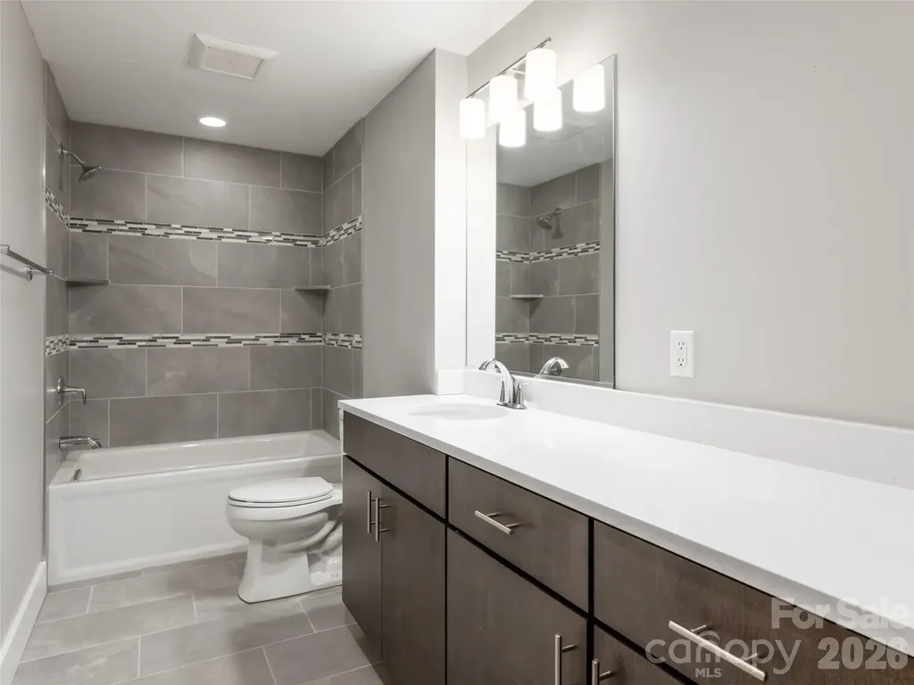 27 Mauricet Lane Asheville NC 28806