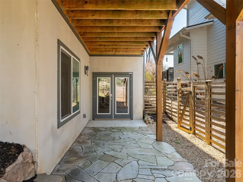 27 Mauricet Lane Asheville NC 28806