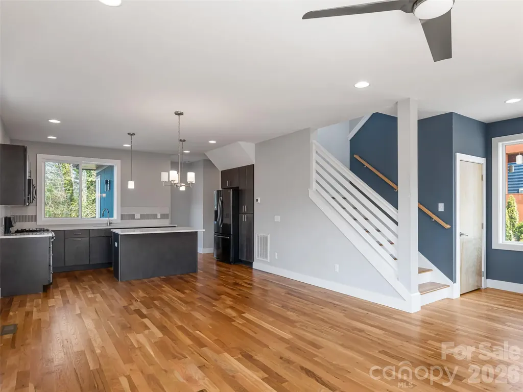 27 Mauricet Lane Asheville NC 28806