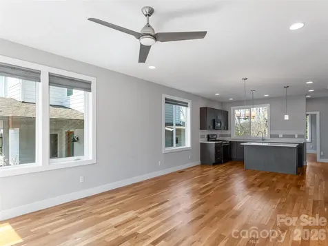 27 Mauricet Lane Asheville NC 28806