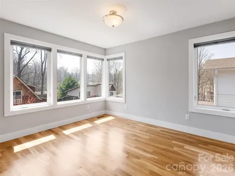 27 Mauricet Lane Asheville NC 28806