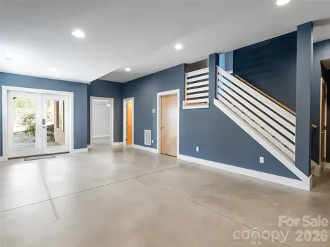 27 Mauricet Lane Asheville NC 28806
