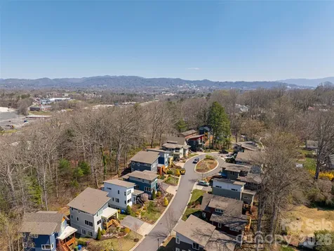 27 Mauricet Lane Asheville NC 28806