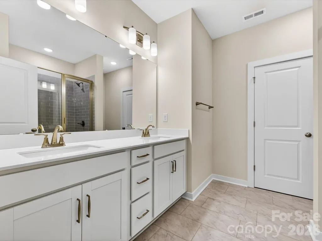 1526 Lithium Lane Charlotte NC 28211