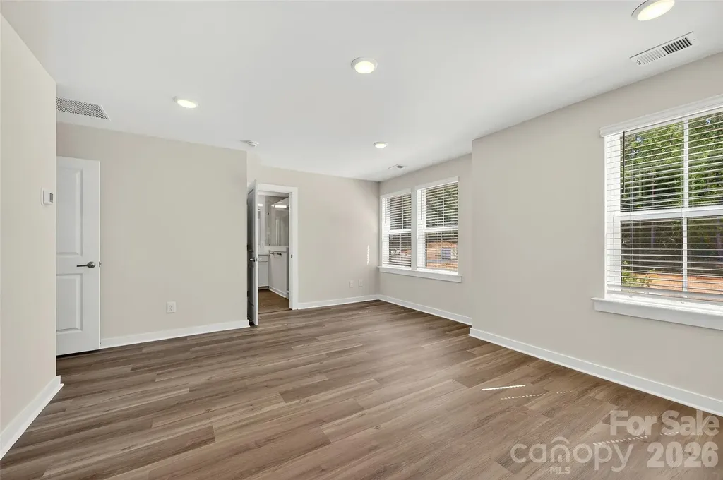 5214 Hollow Branch Road Charlotte NC 28278