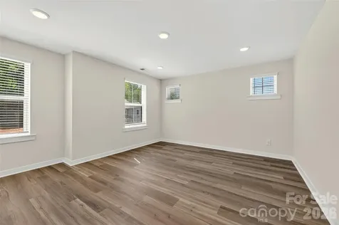 5214 Hollow Branch Road Charlotte NC 28278