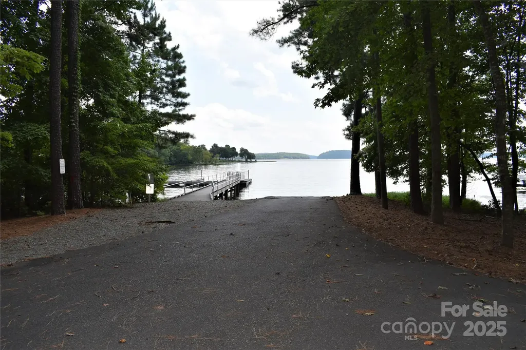 176 Mallard Drive Badin Lake NC 28127