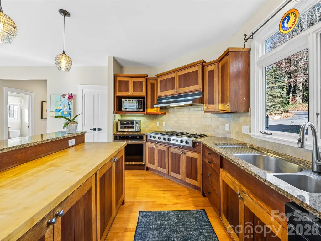 339 Beaverdam Road Asheville NC 28804