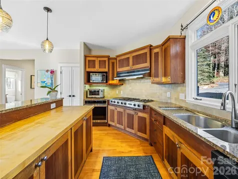 339 Beaverdam Road Asheville NC 28804