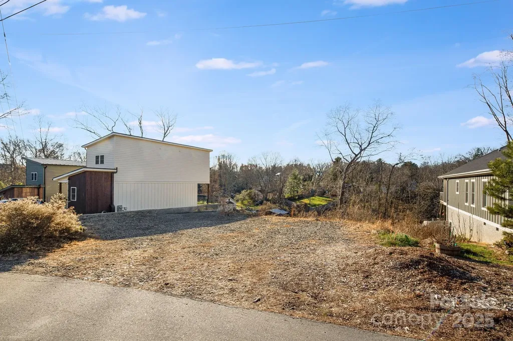 101 Arline Henry Way Asheville NC 28806