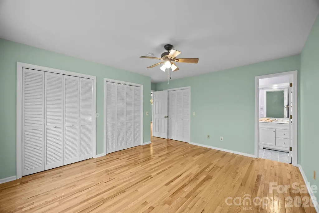 125 Exeter Court Hendersonville NC 28791