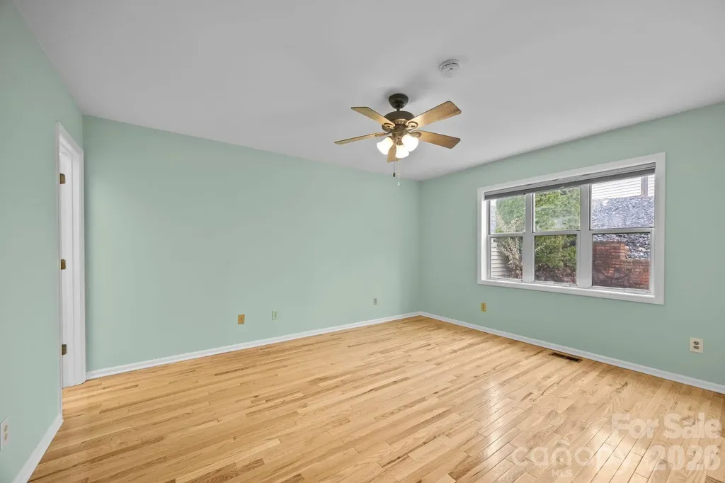 125 Exeter Court Hendersonville NC 28791