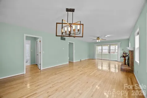 125 Exeter Court Hendersonville NC 28791