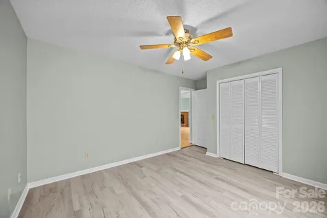 125 Exeter Court Hendersonville NC 28791