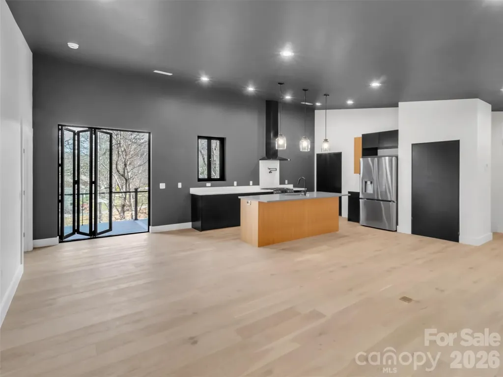 130 Midway Crossing Drive Clyde NC 28721