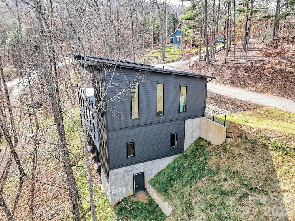 130 Midway Crossing Drive Clyde NC 28721