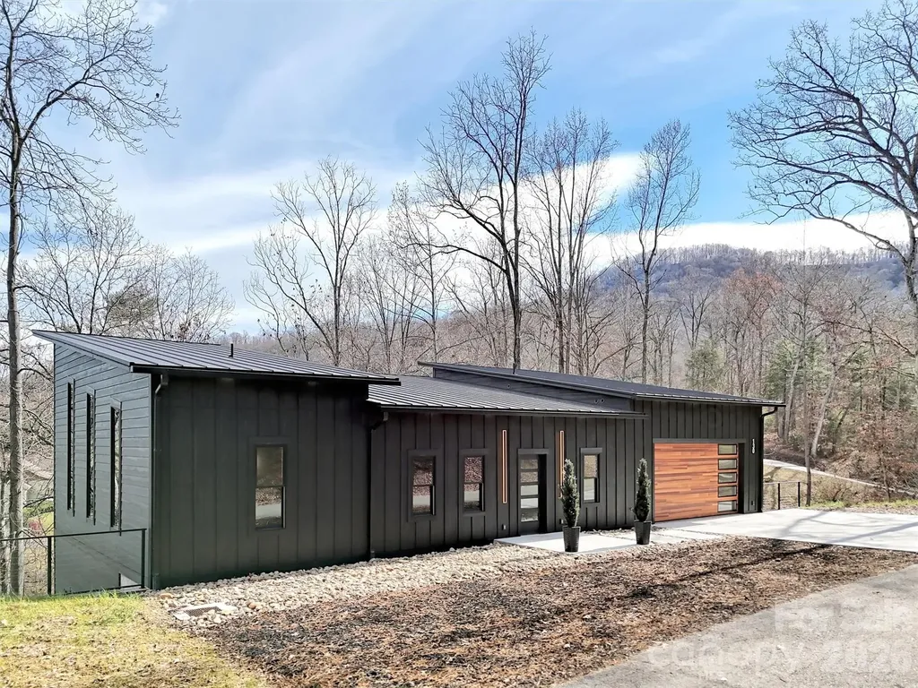 130 Midway Crossing Drive Clyde NC 28721