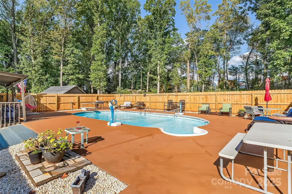 304 Parlier Avenue NE Conover NC 28613