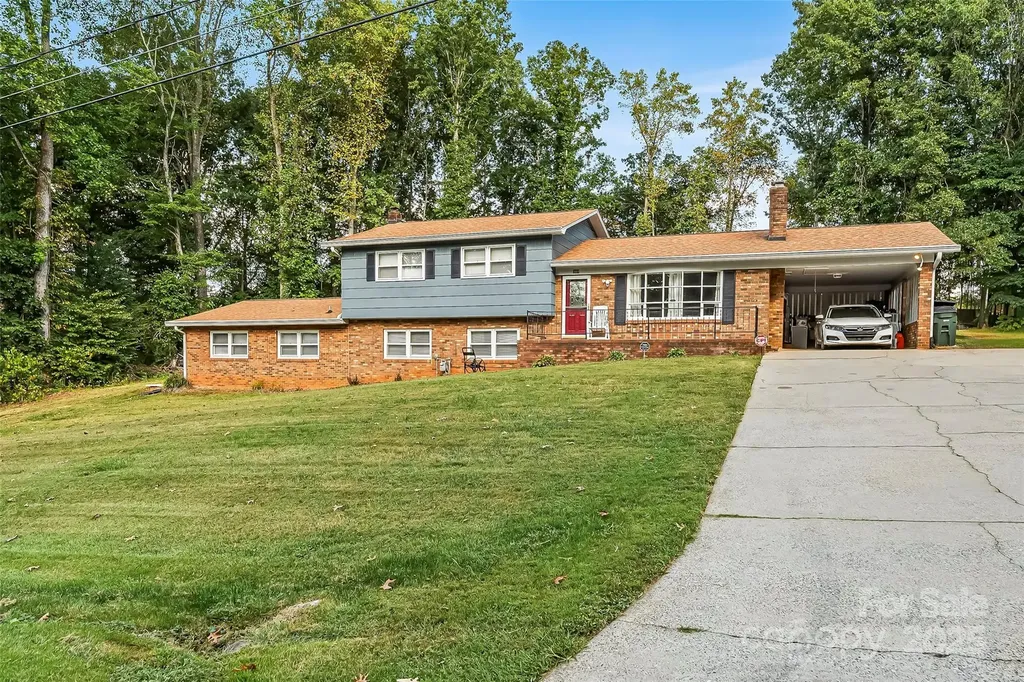 304 Parlier Avenue NE Conover NC 28613