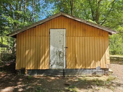 114 Beacon Hill Ellenboro NC 28040
