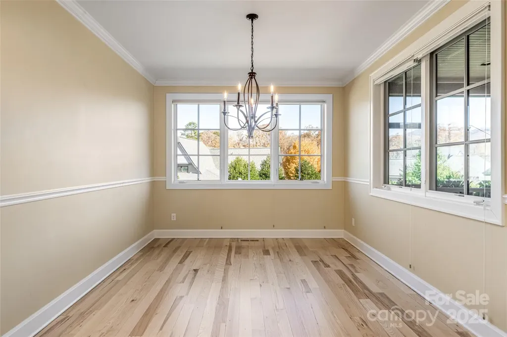 38 Chantilly Drive Asheville NC 28804