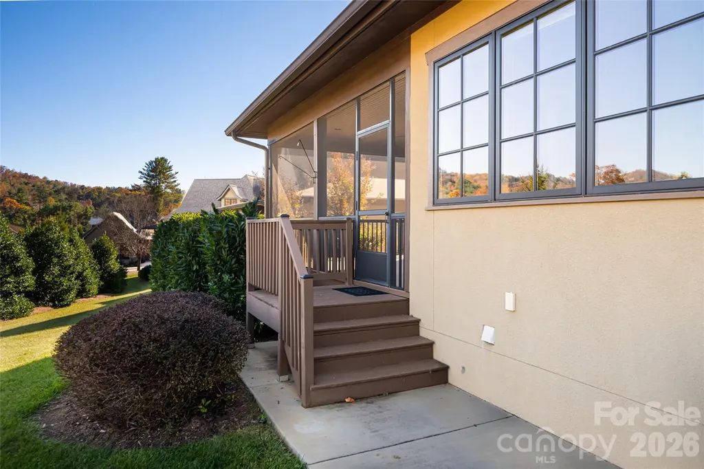 38 Chantilly Drive Asheville NC 28804