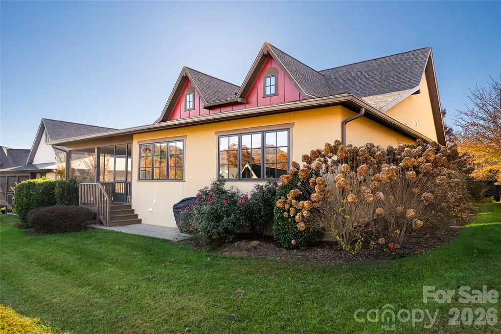 38 Chantilly Drive Asheville NC 28804