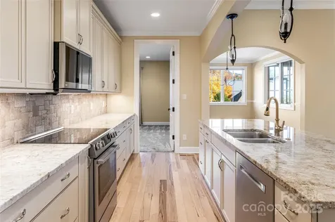 38 Chantilly Drive Asheville NC 28804