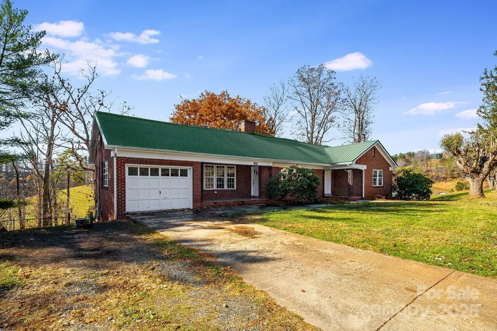 92 Parkway View Road Mars Hill NC 28754