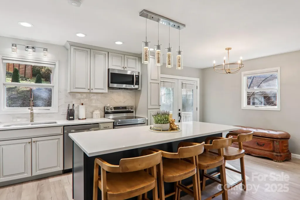 199 Davis Cove Road Waynesville NC 28786