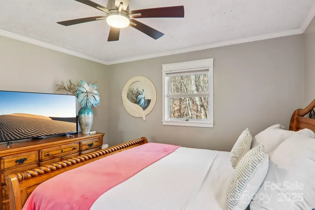 199 Davis Cove Road Waynesville NC 28786