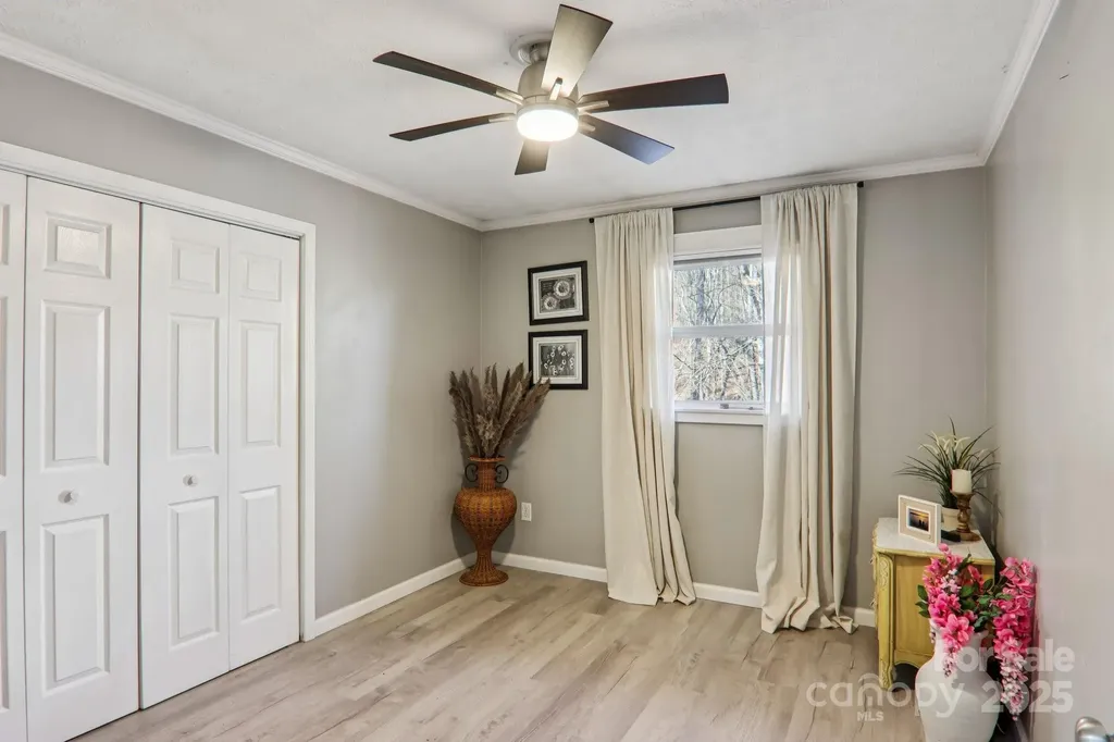199 Davis Cove Road Waynesville NC 28786