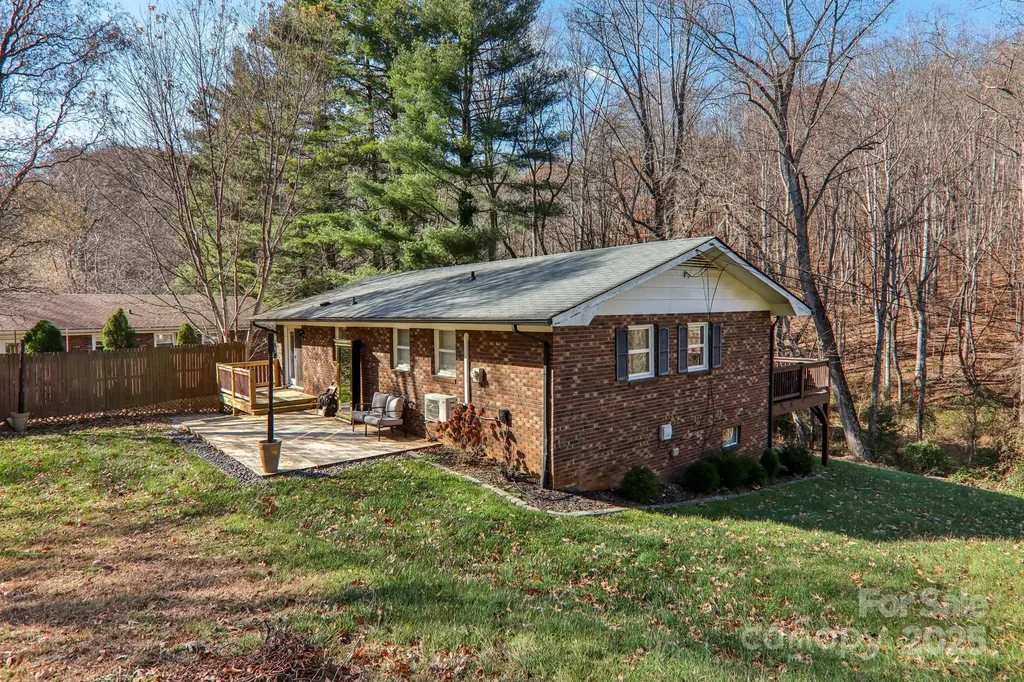 199 Davis Cove Road Waynesville NC 28786