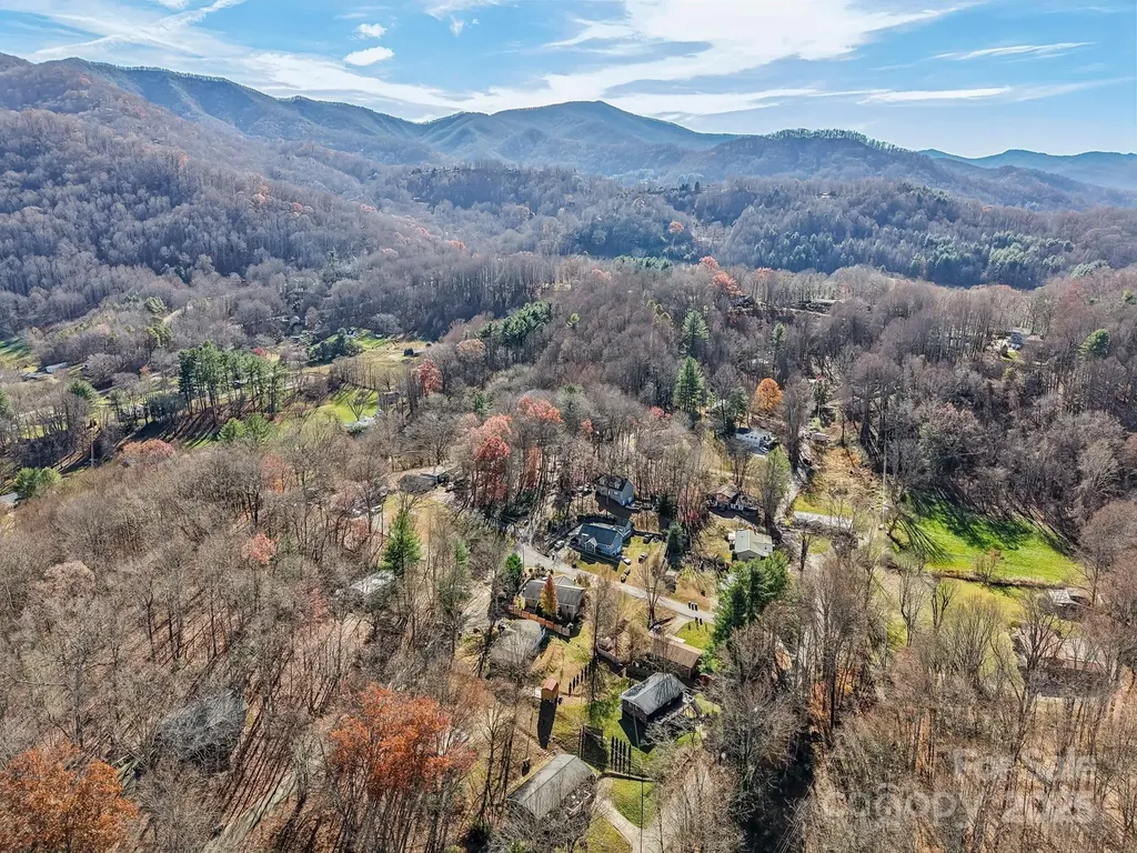 199 Davis Cove Road Waynesville NC 28786