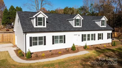 7039 Executive Circle Denver NC 28037